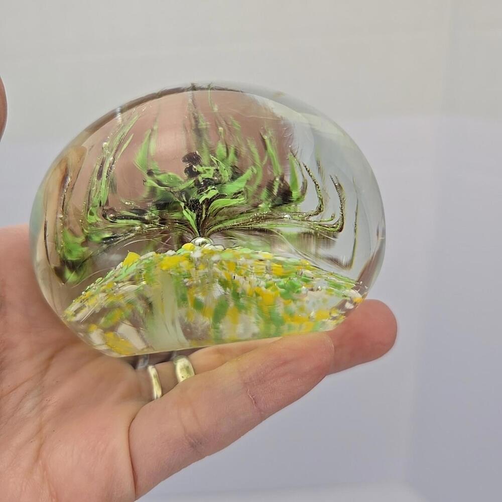Vtg Art Glass Paper Weight With Green Shrimp Yellow, White & Green Brown Swirl - Picture 10 of 15